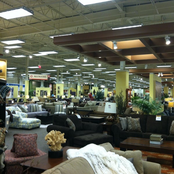 Photo taken at Homemakers Furniture by Christian K. on 5/10/2013