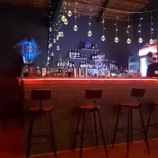 H&m сотрудники. Hm на тверской. Hookah place москва. H m тюмень. H m в нью йорке.