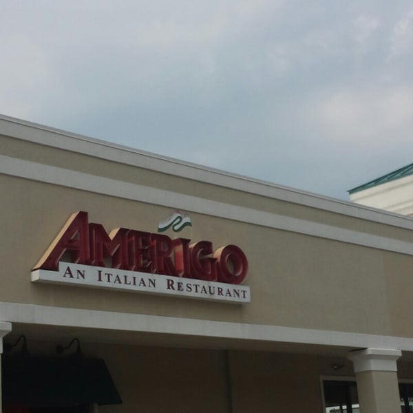 รูปภาพถ่ายที่ Amerigo Restaurant โดย Ms. Ally เมื่อ 9/1/2013