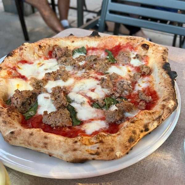 7/28/2022 tarihinde D B.ziyaretçi tarafından Spacca Napoli Pizzeria'de çekilen fotoğraf