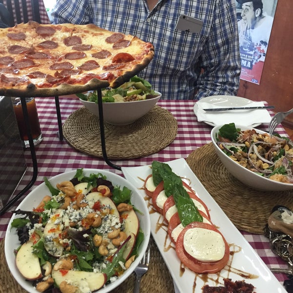 1/7/2016 tarihinde Adriana A.ziyaretçi tarafından Trattoria La Pasta'de çekilen fotoğraf