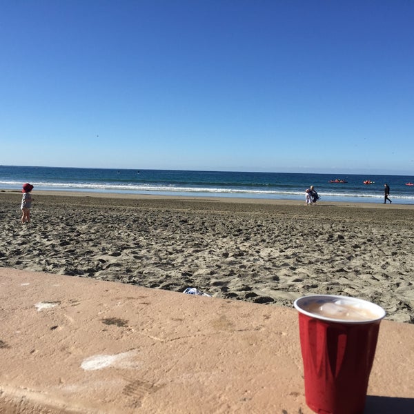 Photo taken at La Jolla Beach and Tennis Club by Olin M. on 12/29/2014