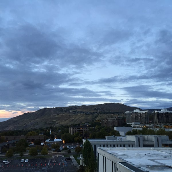 10/18/2015 tarihinde Olin M.ziyaretçi tarafından Salt Lake Plaza Hotel'de çekilen fotoğraf