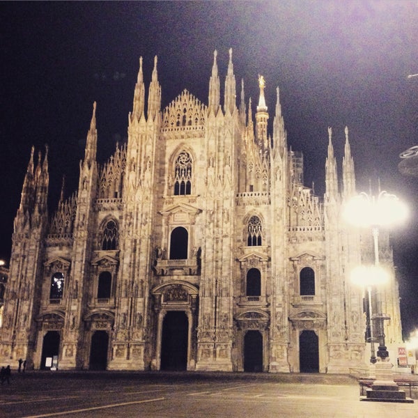 Снимок сделан в Миланский собор пользователем Tina Z. 2/1/2015
