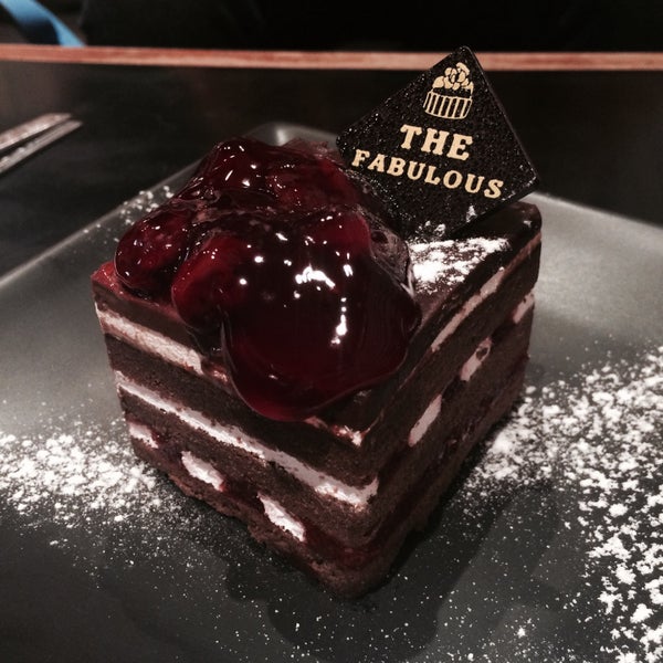 Снимок сделан в The Fabulous Dessert Cafe пользователем yves 2/28/2016
