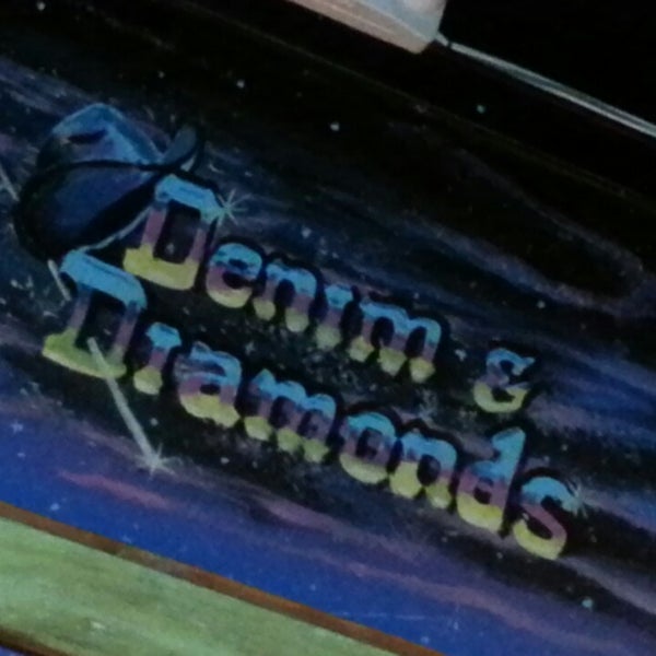 4/7/2013 tarihinde Jared J.ziyaretçi tarafından Denim &amp; Diamonds'de çekilen fotoğraf