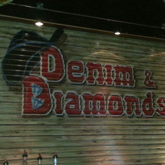 1/6/2013 tarihinde Jared J.ziyaretçi tarafından Denim &amp; Diamonds'de çekilen fotoğraf