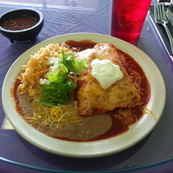 12/4/2013 tarihinde Jared J.ziyaretçi tarafından Mangos Mexican Café'de çekilen fotoğraf