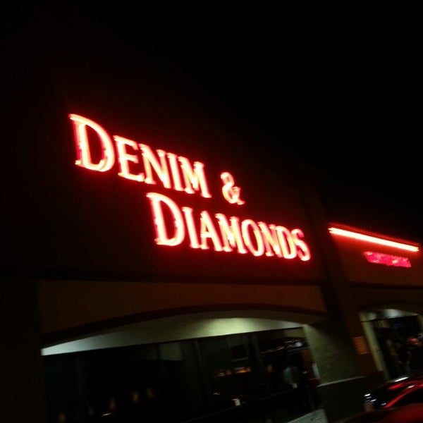 3/3/2013 tarihinde Jared J.ziyaretçi tarafından Denim &amp; Diamonds'de çekilen fotoğraf