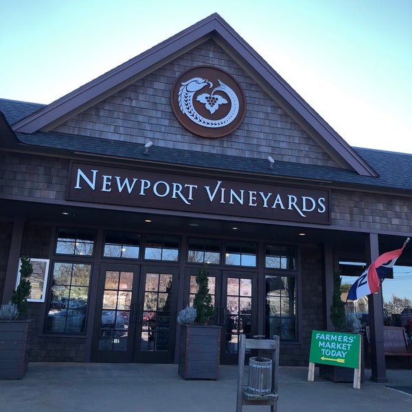 รูปภาพถ่ายที่ Newport Vineyards โดย Raul T. เมื่อ 12/8/2018