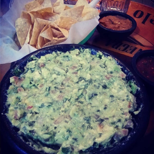 Снимок сделан в Los Toros Mexican Restaurant пользователем John E. 1/23/2016