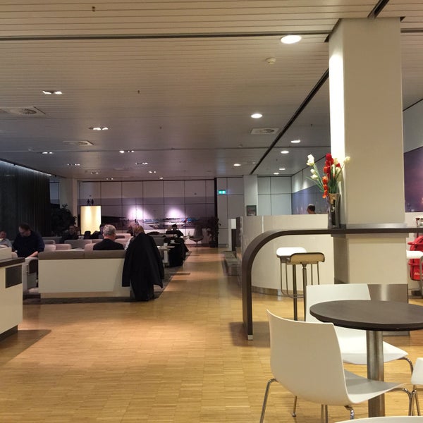 Foto tirada no(a) Servisair Lounge 26 (Schengen) por Carlos V. em 1/27/2015