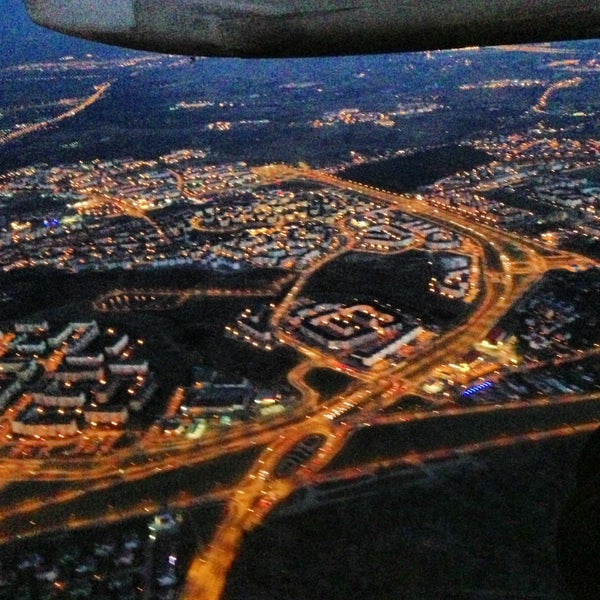 Foto tirada no(a) Gdańsk Lech Wałęsa Airport (GDN) por Aga P. em 4/19/2013