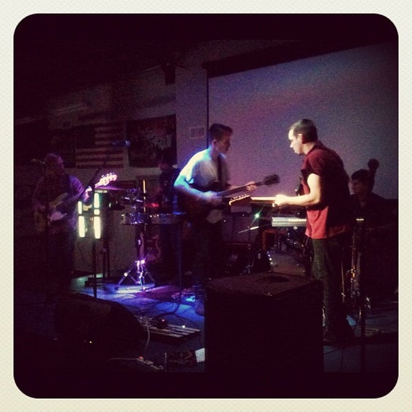 JD's Sports Bar 850 McKee St