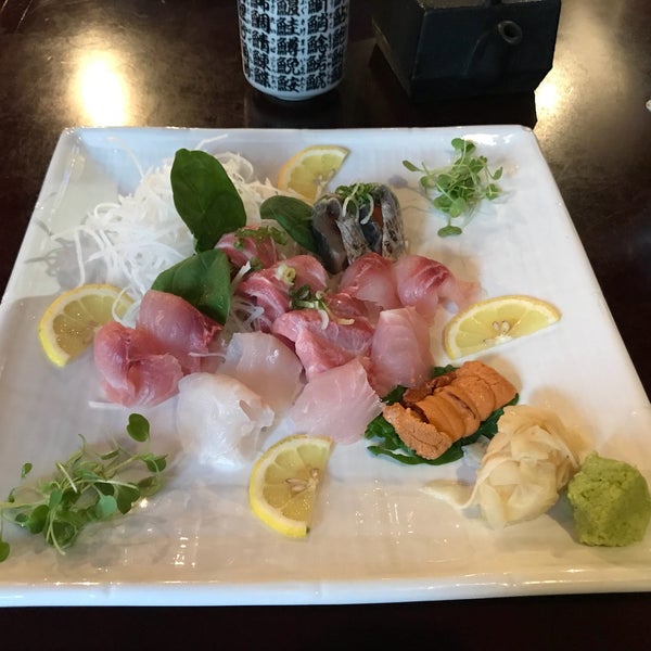 Das Foto wurde bei Mikaku Restaurant von Adrian L. am 7/28/2018 aufgenommen
