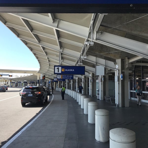 6/29/2017에 Adrian L.님이 오클랜드 국제공항 (OAK)에서 찍은 사진