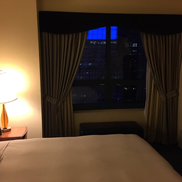 Foto scattata a DoubleTree Suites by Hilton Hotel New York City - Times Square da Adrian L. il 12/14/2016