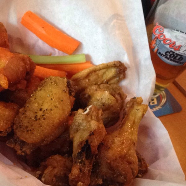 Hot Wings Cafe Old Pasadena 22 tips from 774 visitors