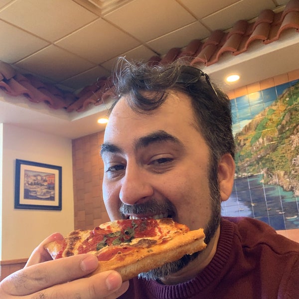 Foto diambil di Posa Posa Restaurant &amp; Pizzeria oleh Neal A. pada 2/28/2020
