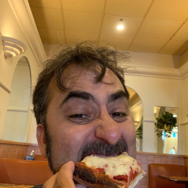 Foto diambil di Posa Posa Restaurant &amp; Pizzeria oleh Neal A. pada 7/12/2019
