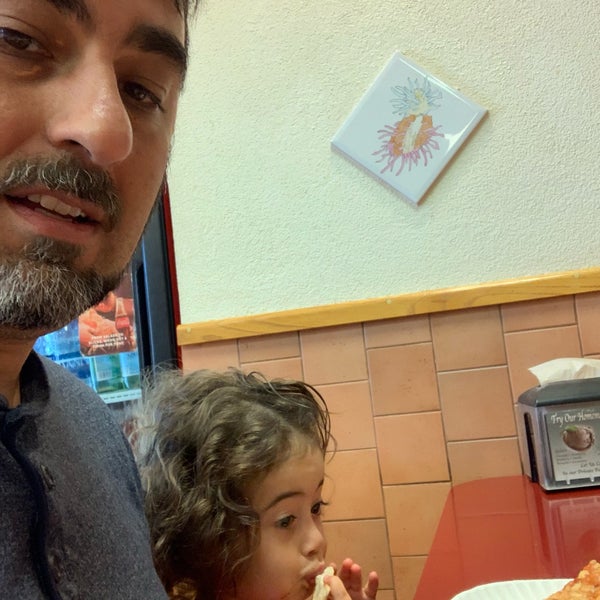 Foto tomada en Posa Posa Restaurant &amp; Pizzeria  por Neal A. el 8/30/2019