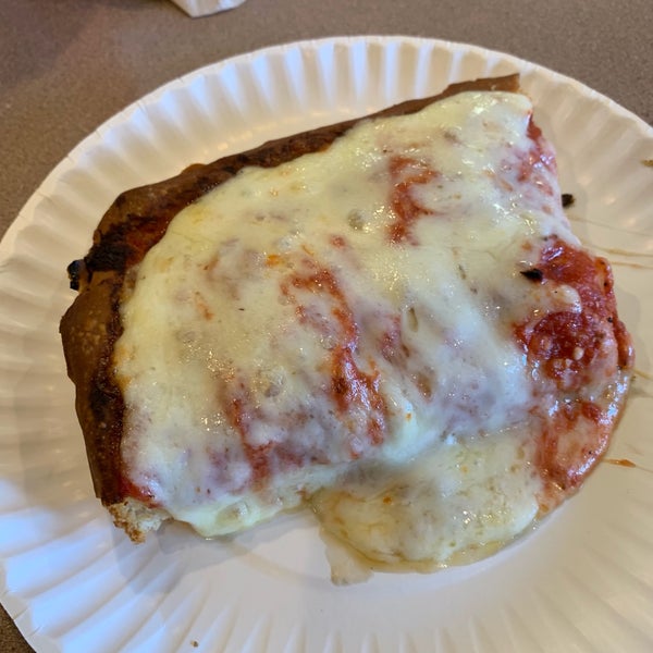 Das Foto wurde bei Posa Posa Restaurant &amp; Pizzeria von Neal A. am 10/11/2019 aufgenommen