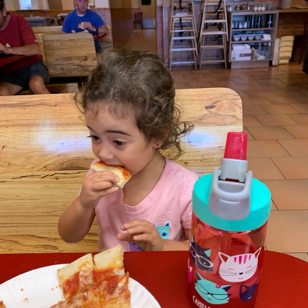 Foto tirada no(a) Posa Posa Restaurant &amp; Pizzeria por Neal A. em 9/27/2019