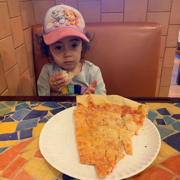 Foto tirada no(a) Posa Posa Restaurant &amp; Pizzeria por Neal A. em 10/4/2019