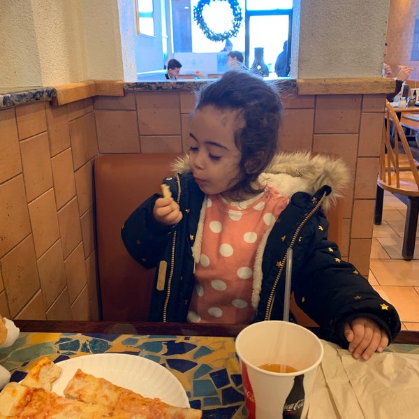Foto diambil di Posa Posa Restaurant &amp; Pizzeria oleh Neal A. pada 12/20/2019