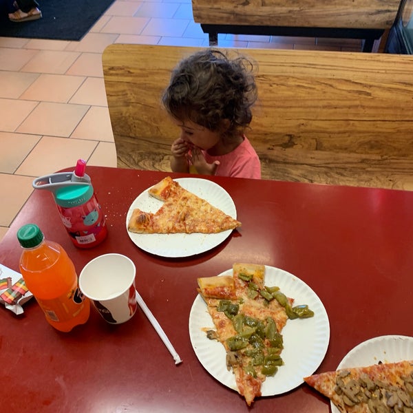 Foto tirada no(a) Posa Posa Restaurant &amp; Pizzeria por Neal A. em 8/30/2019