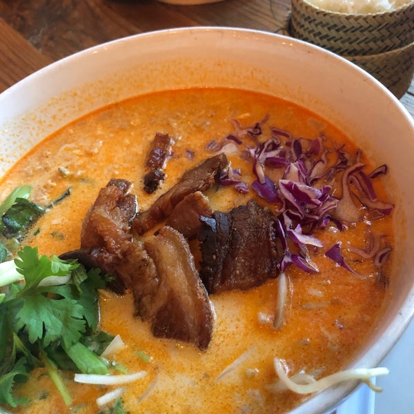 Das Foto wurde bei Bida Manda Laotian Restaurant and Bar von Andrew P. am 9/11/2019 aufgenommen