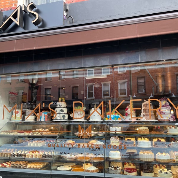 Foto tirada no(a) Mia&#39;s Bakery por Amy P. em 12/7/2021
