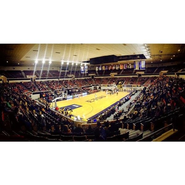 Freedom Hall Johnson City Tn Acoustic Christmas Dec 11 2022 Photos At Freedom Hall Civic Center - Johnson City, Tn