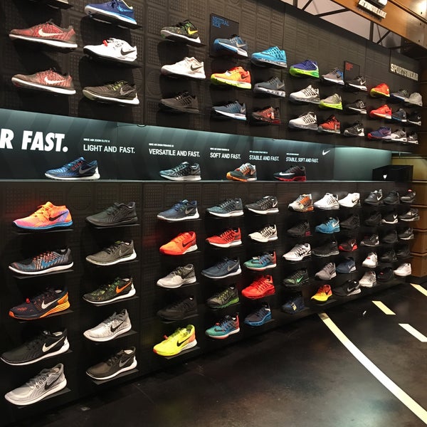 Nike store southpointe discount
