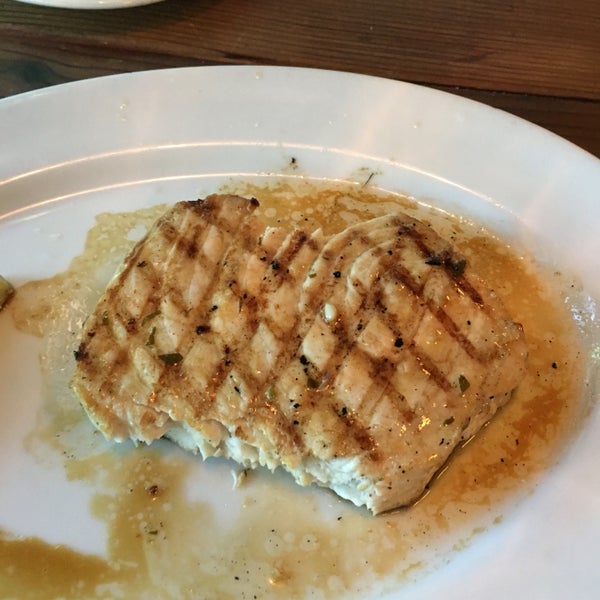 6/22/2016 tarihinde Matthew A.ziyaretçi tarafından Pismo&#39;s Coastal Grill'de çekilen fotoğraf