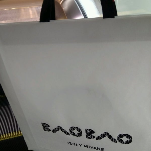 Photos At Bao Bao Issey Miyake 新宿高島屋 Accessories Store In 渋谷区