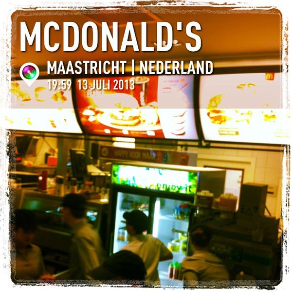รูปภาพถ่ายที่ McDonald&#39;s โดย Mario V. เมื่อ 7/13/2013