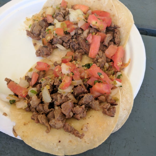 The garlic steak 🌮 s are probably the best thing at the #gilroygarlicfestival!