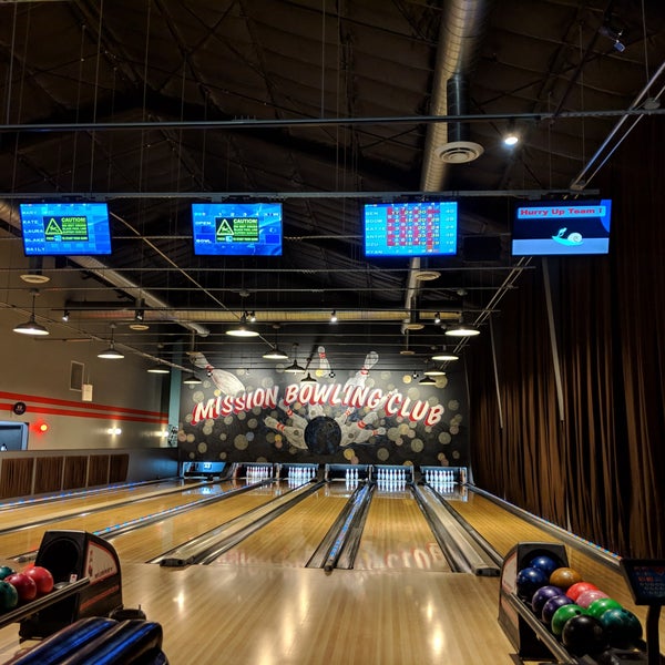 2/5/2019に@SDWIFEYがMission Bowling Clubで撮った写真