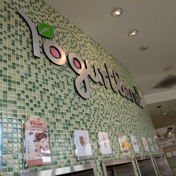 Yogurtland Burlingame (Now Closed) Frozen Yogurt Shop in Burlingame