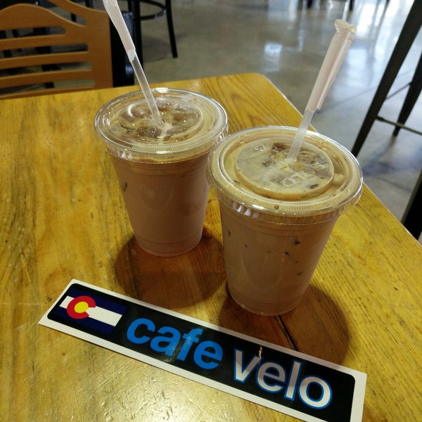 Foto tirada no(a) Cafe Velo por @SDWIFEY em 5/14/2018