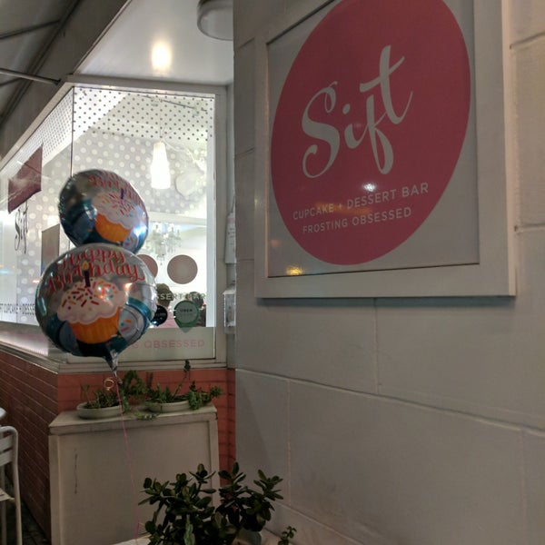 4/15/2018 tarihinde @SDWIFEYziyaretçi tarafından Sift Dessert Bar'de çekilen fotoğraf