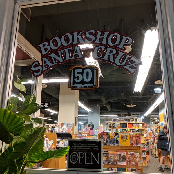 Photo prise au Bookshop Santa Cruz par @SDWIFEY le1/21/2019