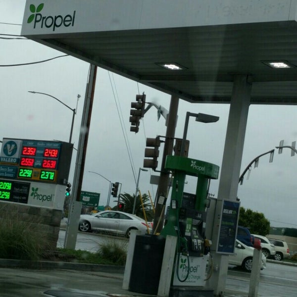 Valero Fuel Station in Redwood City