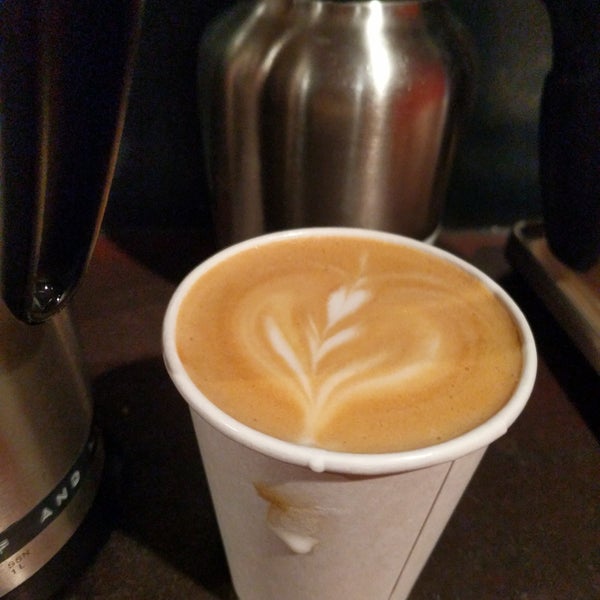 Foto tirada no(a) Contraband Coffeebar por @SDWIFEY em 1/28/2018
