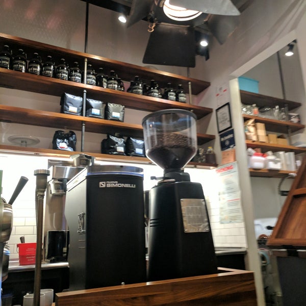 Foto scattata a Plowshares Coffee Bloomingdale da @SDWIFEY il 11/25/2018