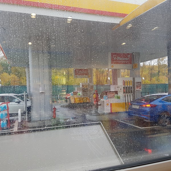 Foto scattata a Shell da Владимир il 10/14/2017