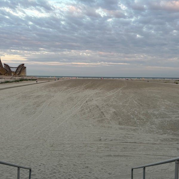 Wildwood Boardwalk - Beach