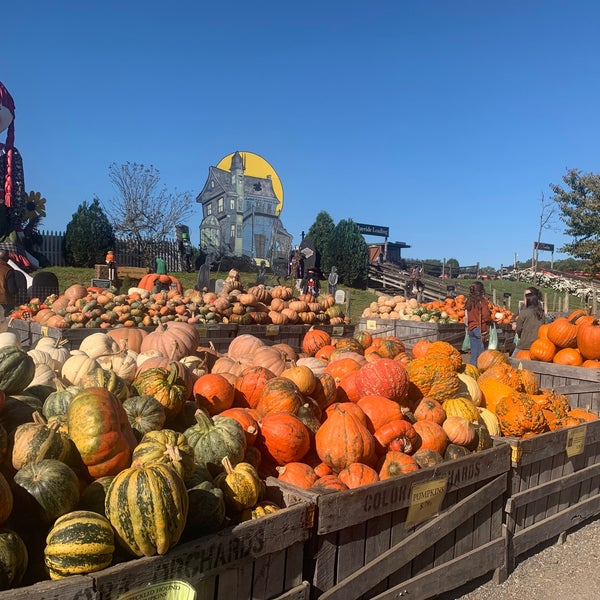 Photo taken at Linvilla Orchards by David W. on 10/19/2021