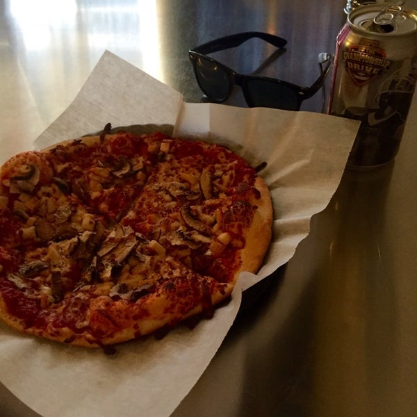 11/19/2014 tarihinde David V.ziyaretçi tarafından The Healthy Pizza Company'de çekilen fotoğraf